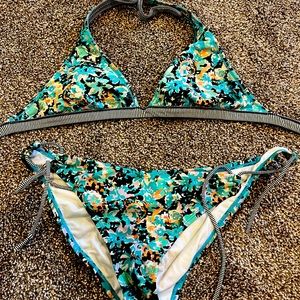 Roxy swimsuit 34B